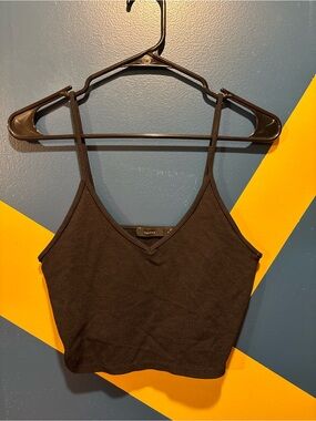 Aritzia Talula Black V-Neck Crop Tank EUC